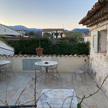 Апартаменты Agreable Chambre D'Hotes Avec Vue Sur Les Collines Ла-Коль-сюр-Лу Экстерьер фото