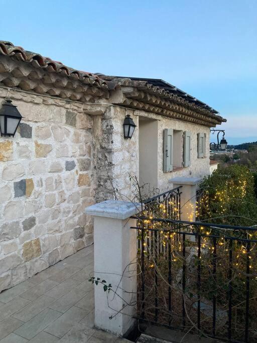 Апартаменты Agreable Chambre D'Hotes Avec Vue Sur Les Collines Ла-Коль-сюр-Лу Экстерьер фото
