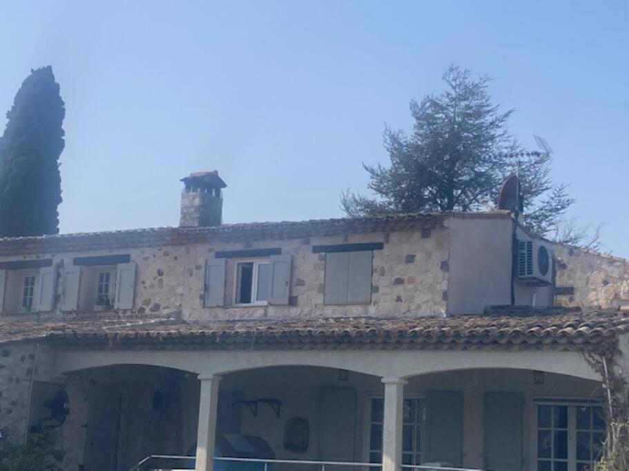 Апартаменты Agreable Chambre D'Hotes Avec Vue Sur Les Collines Ла-Коль-сюр-Лу Экстерьер фото