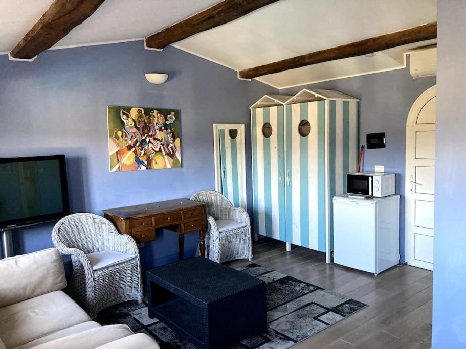 Апартаменты Agreable Chambre D'Hotes Avec Vue Sur Les Collines Ла-Коль-сюр-Лу Экстерьер фото